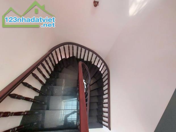 Gấp bán nhà Thủ Đức, 4 tầng, dt 95m2, giá 9T1, gần Ngô Quyền, Quận 9(cũ). - 4
