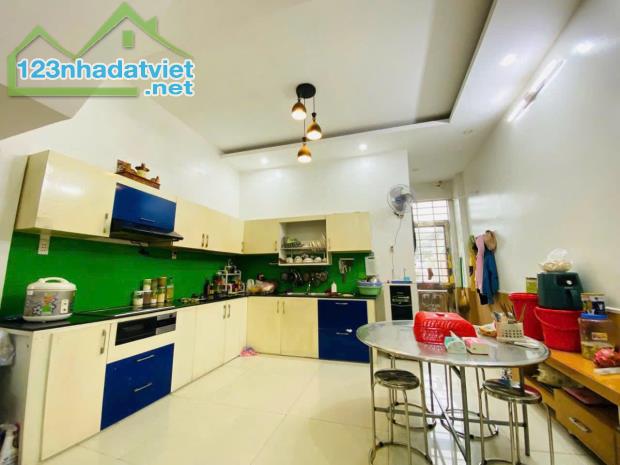 🔴💥Nhà 3 tầng đường Giáp Văn Cương -  Sát biển - Gía rẽ - 1