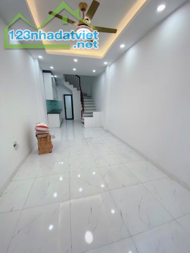 NHÀ MỚI - VÀI BƯỚC TỚI TRƯỜNG - Ô TÔ 20m - 5