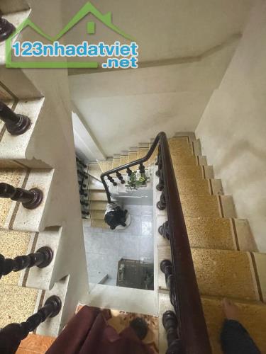 Bán nhà phố Định Công Thượng, Hoàng Mai 47m, 3 tầng. Giá: 8.4 tỷ - 3