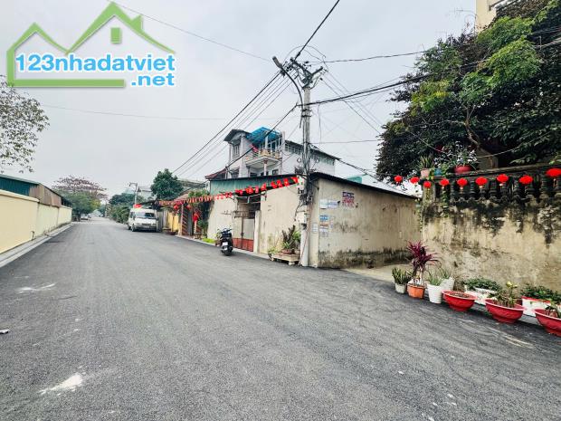 NHỈNH 2 TỶ 45m VÂN NỘI - ĐÔNG ANH - CÁCH CẦU NHẬT TÂN CHỈ VÀI Km - Ô TÔ ĐỖ CỬA