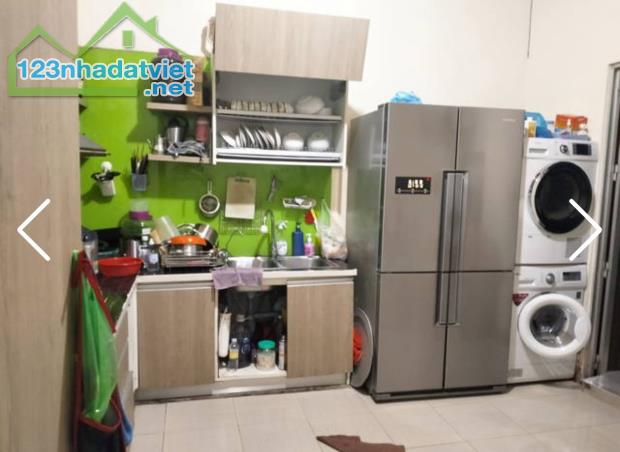 Nhà 3 tầng mới xây full nội thất xịn xò đường Âu Cơ . DT:71m . Ngang 4m5 . Giá : 3tỷ550 - 4