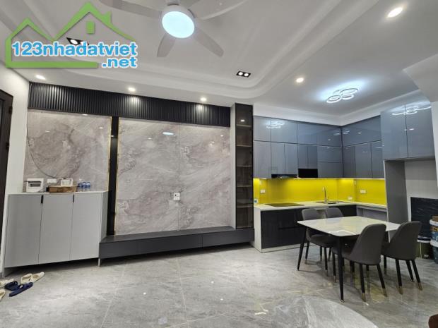 Bán nhà Bát Khối,Thạch Bàn 5 tầng,34m,mt4.5m ngõ nông nhỉnh 5 tỷ - 2