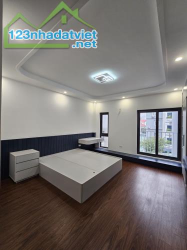 Bán nhà Bát Khối,Thạch Bàn 5 tầng,34m,mt4.5m ngõ nông nhỉnh 5 tỷ