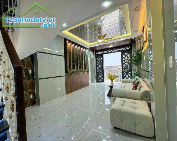 [QUẬN 6] HẺM KIA MORNING HẬU GIANG GIÁP KHU VIP BÌNH PHÚ - 49M² - 3 TẦNG LUNG LINH Ở NGAY