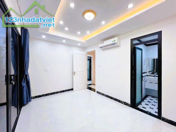 BÁN NHÀ ĐẸP ĐƯỜNG THÍCH QUẢNG ĐỨC, PHÚ NHUẬN. 4 TẦNG, DTSD 160 M2, BỀ NGANG KHỦNG 8M HIẾM. - 4