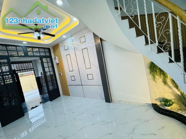 LƯU HỮU PHƯỚC P15,Q8 - 51m2 NHÀ MỚI - VỊ TRÍ ĐẸP - HXH KIA VÀO TẬN CỬA - chỉ 4.55 tỷ - 1
