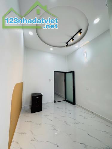 LƯU HỮU PHƯỚC P15,Q8 - 51m2 NHÀ MỚI - VỊ TRÍ ĐẸP - HXH KIA VÀO TẬN CỬA - chỉ 4.55 tỷ - 2