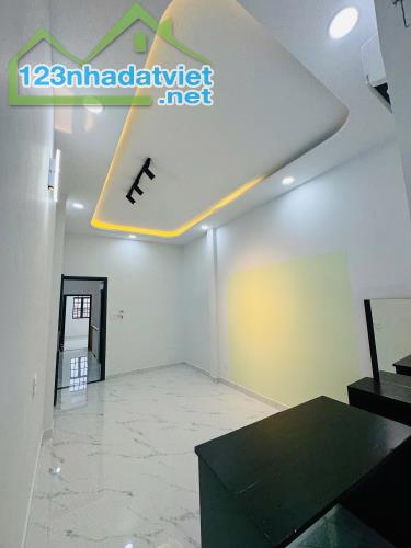 LƯU HỮU PHƯỚC P15,Q8 - 51m2 NHÀ MỚI - VỊ TRÍ ĐẸP - HXH KIA VÀO TẬN CỬA - chỉ 4.55 tỷ - 5