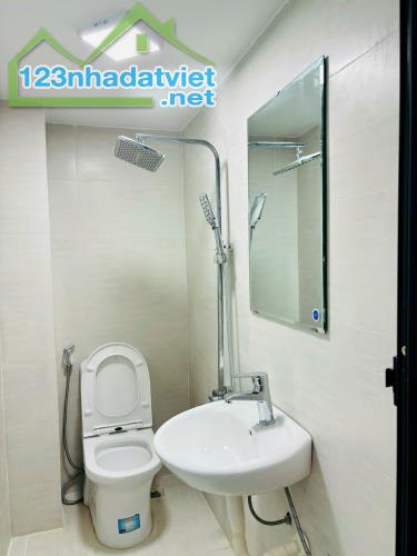 Bán gấp nhà đẹp Trương Công Giai 5 tầng 36m2 gần phố, nhà đẹp full nội thất ở ngay - 2