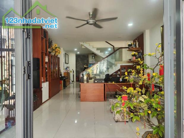 BÁN NHÀ :Đ. LÂM VĂN BỀN. Q 7. CẠNH CHỢ CX NH. DT: 75 M2. 2 TẦNG 3PN. GIÁ 8.8 TỶ. - 3