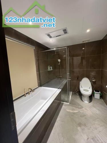 Cần cho thuê tuyệt phẩm HC Golden City-Bồ Đề-Long Biên-Full đồ đẹp-25 triệu/tháng - 2