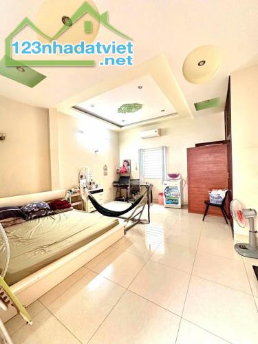 Hàng hót nhà 3 tầng 134m2 ngang 5 ngay Phạm Văn Đồng, Linh Tây, TĐ giá đầu tư - 2