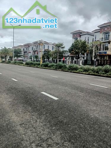Golden hills city, siêu phẩm đất nền góc 2mt, đường 10m5, và 7m5, dt367m2, chỉ 12tỷ700