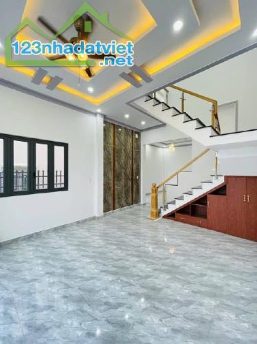 bán nhà Mới 90m2 shr mặt tiền kinh doanh giá Ngộp gần bình chánh - 2