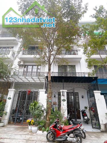 Phân lô KĐT Đại Kim, Vỉa Hè, 2 Thoáng, Ôtô Tránh, Nội Thất Xịn 72m2 5 tầngTM 4.8t giá 24tỷ