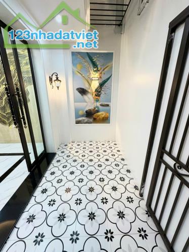 Bán nhà 2 tầng sạch đẹp mua bán vi bằng ngõ 229 Hàng Kênh - 5