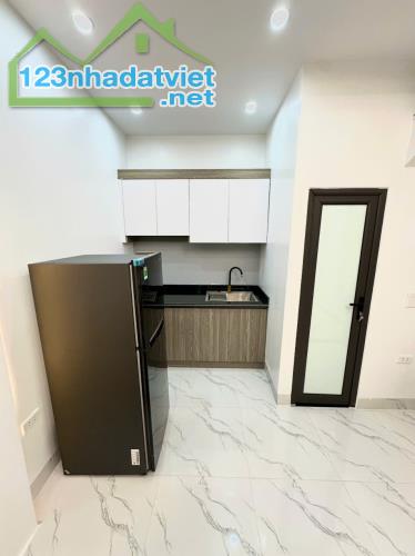 Bán nhà 2 tầng sạch đẹp mua bán vi bằng ngõ 229 Hàng Kênh - 3