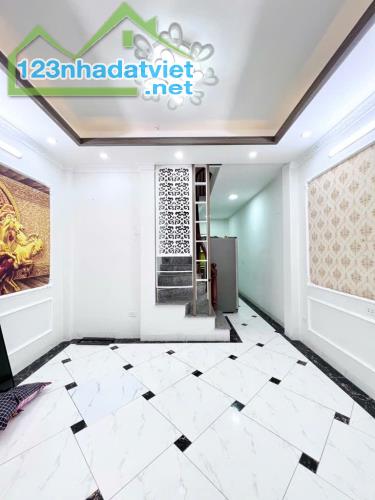 BÁN NHÀ TAM TRINH, 30M2 x 5TẦNG, NHỈNH 4 TỶ, 3 BƯỚC RA MẶT PHỐ