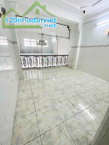 MẶT TIỀN KHU BÌNH PHÚ 1, 5 TẦNG, 4X20M, GẦN NGAY BỆNH VIỆN Q6 RA HẬU GIANG, NGUYỄN VĂN LUÔ - 3