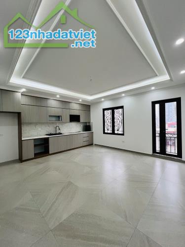 💥Siêu phẩm Phùng Chí Kiên 94m 8T Thang máy, KD Văn phòng, 34.8 Tỷ💥 - 1