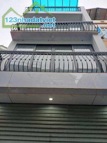 Gia chủ tặng lại Full nội thất - Tứ Liên - 80m2 x 4T - MT 4m - Ngõ thông muôn ngả - 5