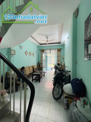 [Album] BÁN NHÀ GẦN MT NGUYỄN THIỆN THUẬT - Q3 - HẺM XE HƠI THÔNG - 50M2 - 4 TẦNG - 4PN -