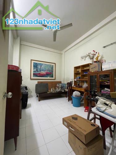 [Album] BÁN NHÀ GẦN MT NGUYỄN THIỆN THUẬT - Q3 - HẺM XE HƠI THÔNG - 50M2 - 4 TẦNG - 4PN - - 2