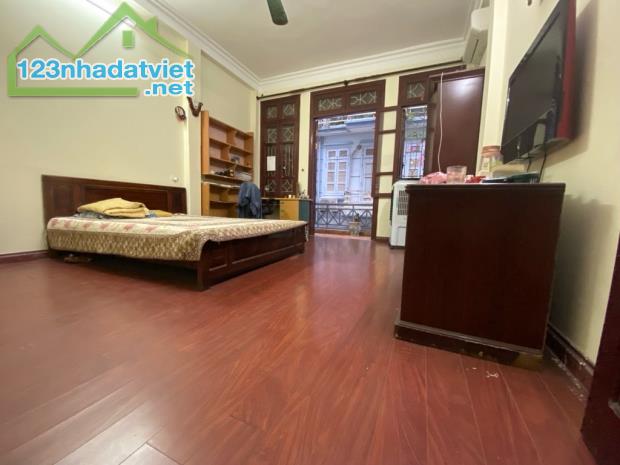 KIM NGƯU-HBT- PHÂN LÔ - Ô TÔ ĐỖ CỬA  DT 55/60M2* 5 TẦNG* MT 4,8M* 13,5 TỶ( CÓ TL)  + Khu v