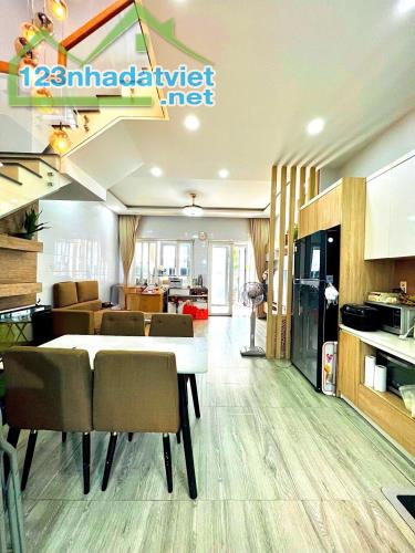 Bán nhà Mega Village Khang Điền, Quận 9, DT 75m2, 3 tầng, 3 phòng ngủ, nhỉnh 7 tỷ - 3