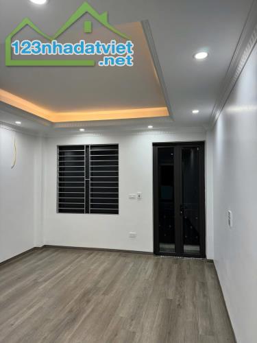 Bán Nhà Ngõ 45 Phố Trần Thái Tông 36/40m2 x 5 tầng, ngõ thông rộng, nhà mới kính koong - 1