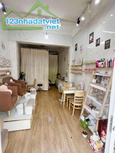 Sang nhượng tiệm nail tại Thủ Đức do bận công việc riêng