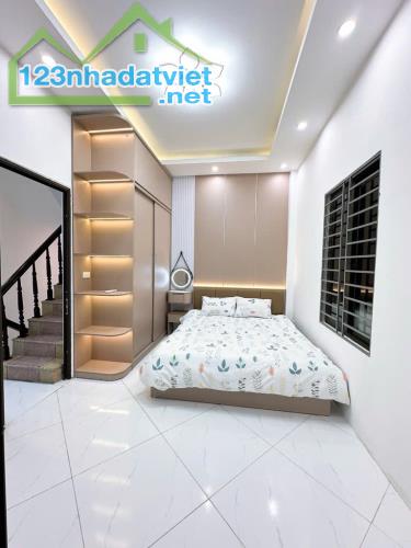 NHÀ 5 TẦNG, 32m2, VỊ TRÍ ĐẸP, NGÕ NÔNG, THOÁNG, NAM DƯ, NHỈNH 4 TỶ - 3