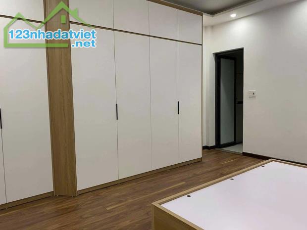 HỒ TÙNG MẬU. CẦU GIẤY. 40 m2x5 tầng,mt4,5m, giá8,35 tỷ. GẦN ĐH THƯƠNG MẠI. NGOẠI NGỮ.