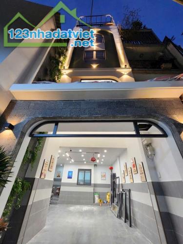 *** BÁN NHANH -Toà nhà đẹp CHDV mới 100% - siêu vị trí khu vực trung tâm Quận 10