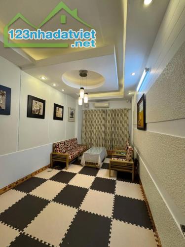 Chính chủ bán gấp nhà ngõ 236 Khương Đình, Thanh Xuân. Diện tích 33m2, 5 tầng, Giá 5,95 - 4
