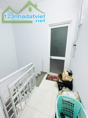 Bán nhà 2 mặt tiền hẻm 290 Dương Bá Trạc p. Rạch Ông Q8. Có thể tách thành 2 căn 5 tỷ 1x - 2