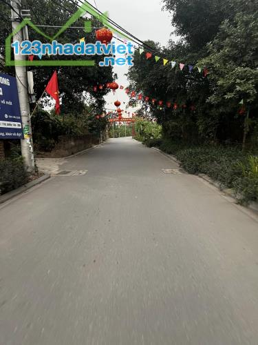 Bán đất Cự Khối 34m mặt tiền 3,4m Giá 2,4tỷ