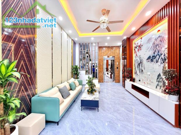 NHÀ ĐẸP, XUÂN LA, TÂY HỒ-PHÂN LÔ- Ô TÔ-KD: 42M X6T, MT 4,1M, GIÁ 15,3 TỶ - 4