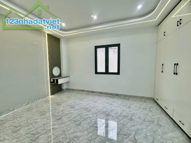 Bán nhà 66m² (4 tầng, full nội thất) – Hẻm ô tô, gần Võ Văn Hát – Giá chỉ 5.7 tỷ!