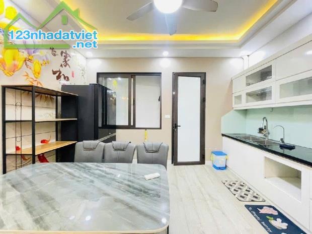 bán nhà bồ đề. 50m2 * 5 tầng * 11 tỷ. full nội thất, ô tô đỗ cửa. - 2