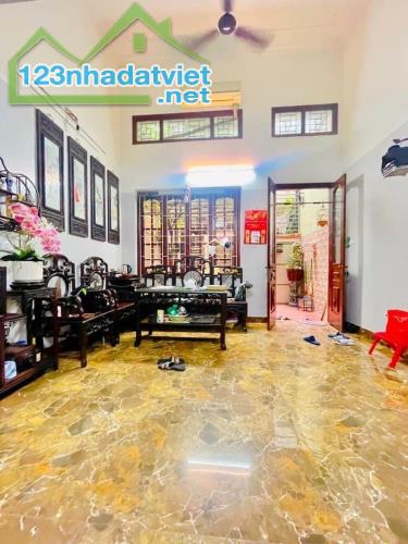 Mặt tiền rộng,Ngõ thông, 50m ra Ô Tô Tránh, Kinh Doanh Sầm Uất, dt: 48m, mt: 4,5m, 3,5 tần
