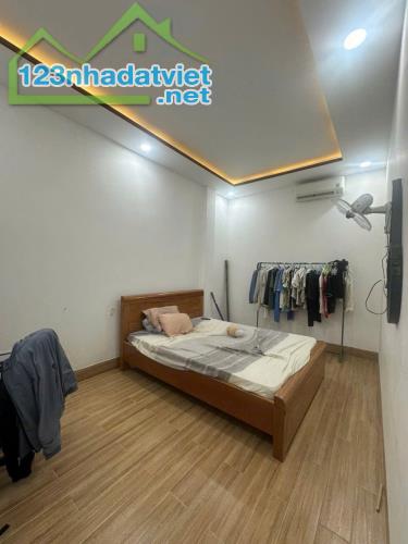 L165-Chỉ 1 căn duy nhất sau lưng BXTT, dt130m2, 3t, 4pn, 4wc, chỉ 4tỷ249 - 1