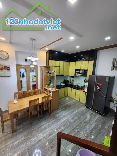 NHÀ ĐẸP BÁN THỐNG NHẤT GV - GẦN ST LOTTE MARK - HXH SÁT NHÀ - DT 52M² - 2 TẦNG NHỈNH 5 TỶ - 1
