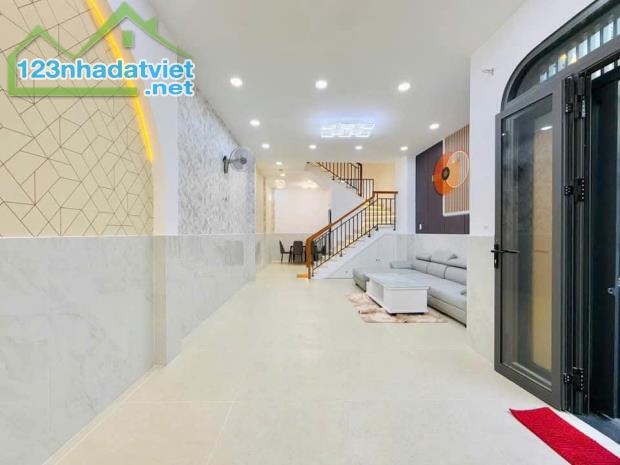 Bán nhà hẻm 3m sát hẻm xe hơi đường Lê Đức Thọ, P.17, 4,2 x 13, giá 6.4 tỷ tl - 1