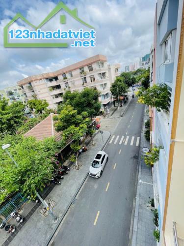 Bán Nhà HXT Trần  Bá Giao  P5 ,7m x 17m ,Giá  17,2 tỷ Thương Lượng Mạnh.