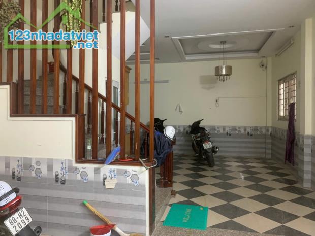 Bán Nhà Trần Cung, 50m2,5T, Lô góc, ngõ nông, gần phố 8.299 tỷ - 1