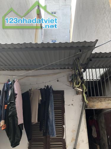 Siêu hiếm, căn nhà c4 ô tô còn sót lại khu TĐC Đồng Me, Nam Từ Liêm 60m2 giá 13.3 tỷ