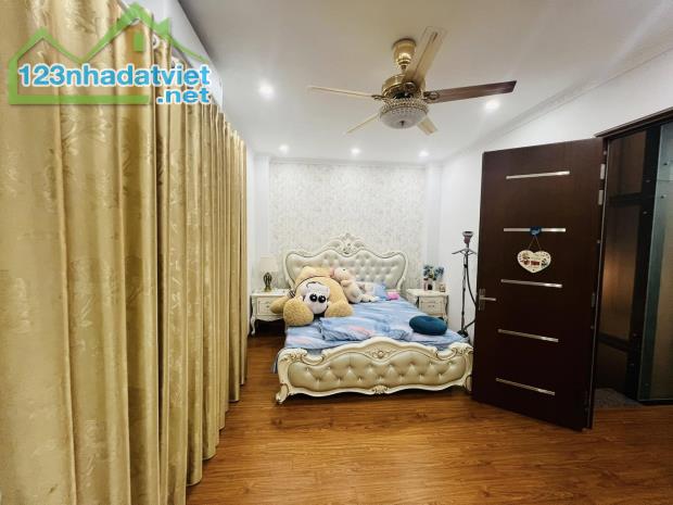 Phân lô Hoàng Quốc Việt,ô tô tránh,ở sướng, 68m 6 tầng TM 6m mặt, Giá 22.5 tỷ. 0796193699 - 2