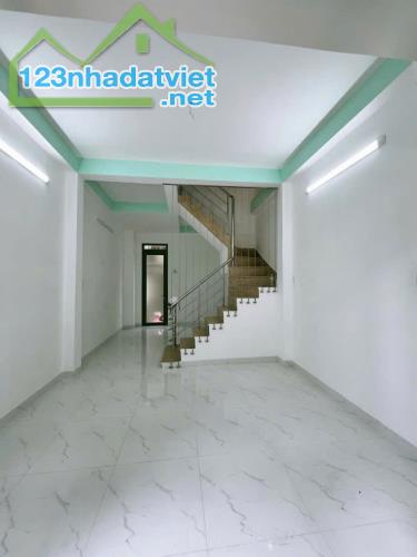 Hai mặt tiền hẻm 10m - Oto vào nhà - CMT8 P.11 Quận 3 - 28m2 - Giá 6.6T - 1